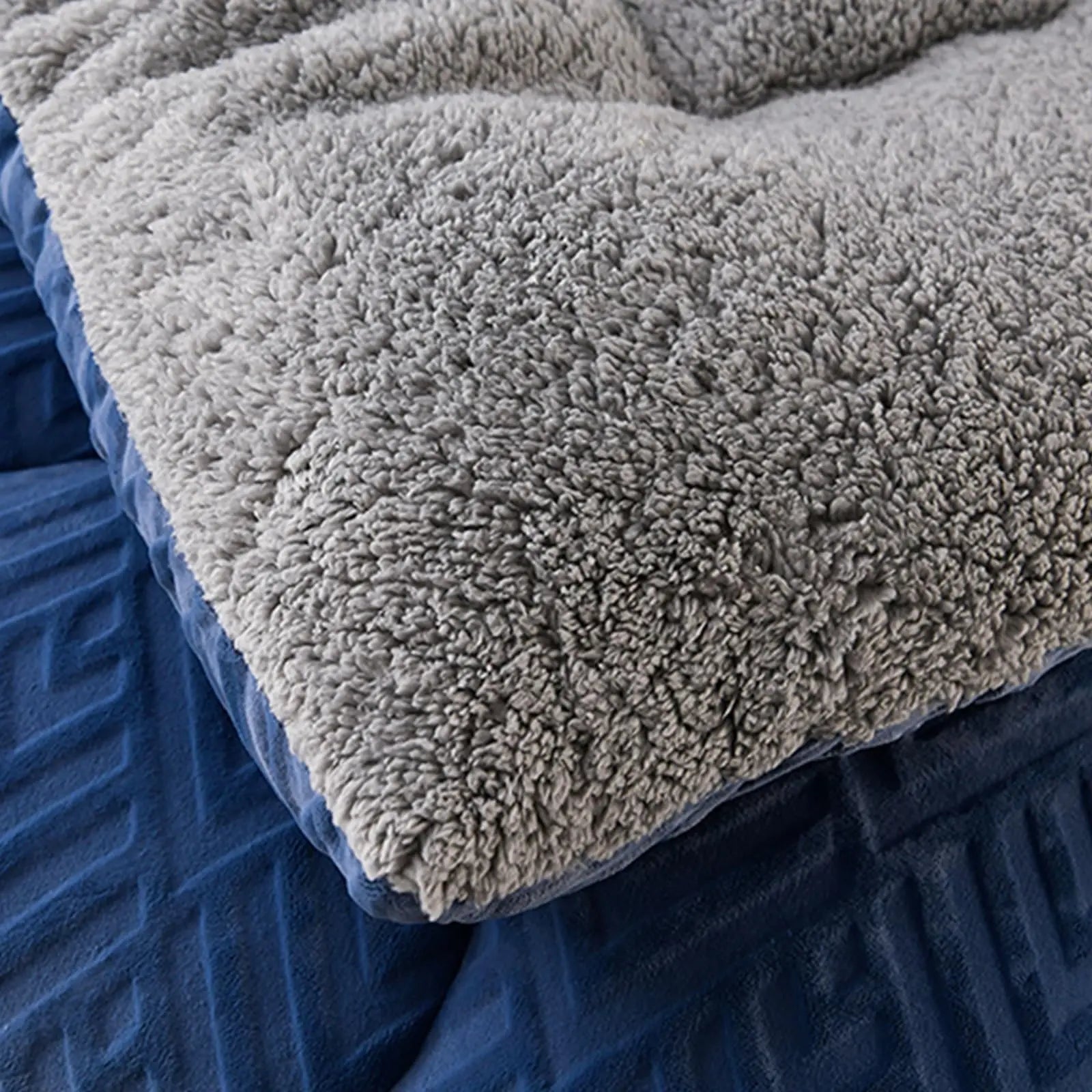 Winter Bedding Thick Quilt Blanket Thickened Warm Flannel Fleece Comforter for Cold Nights Set Bed Duvets Quilts the Blankets